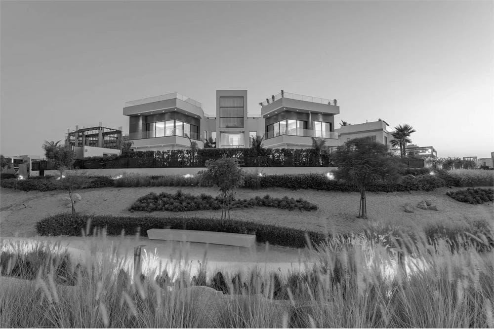Parkway's Mansion 1